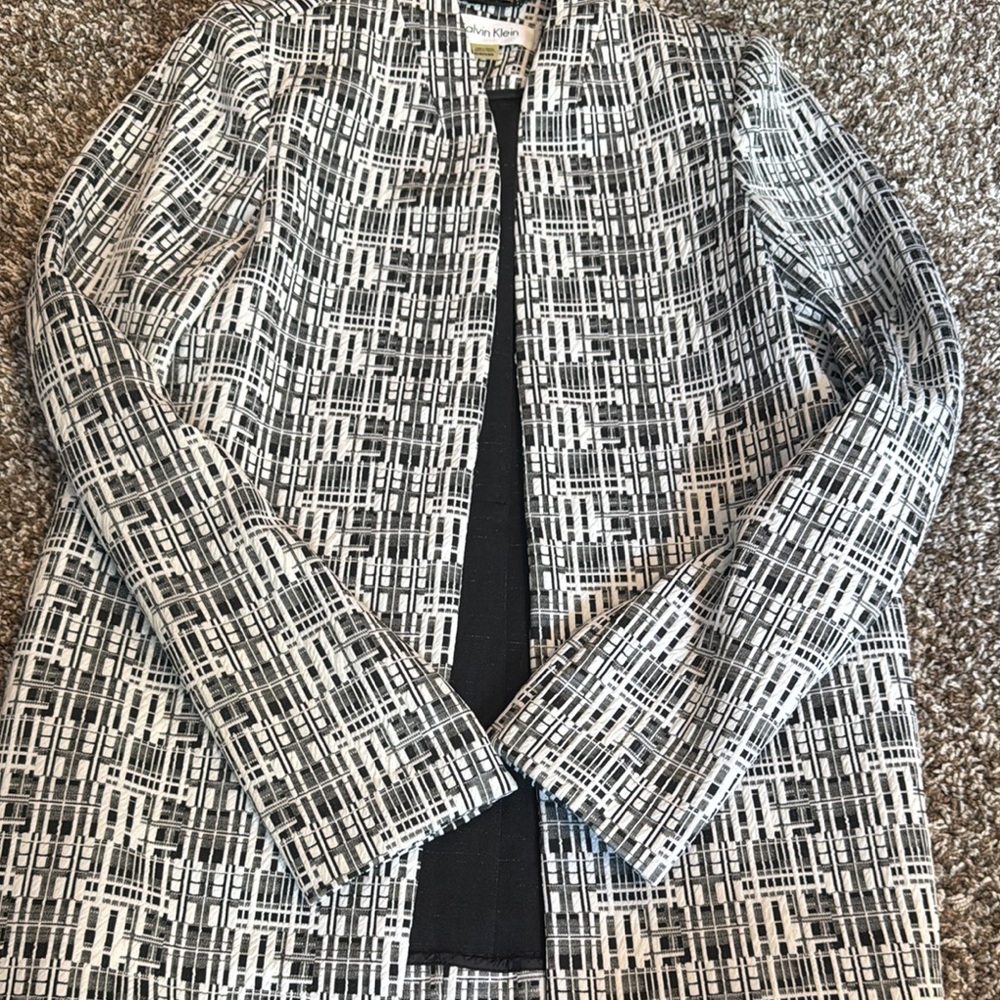 Chic Black and White Patterned Jacket